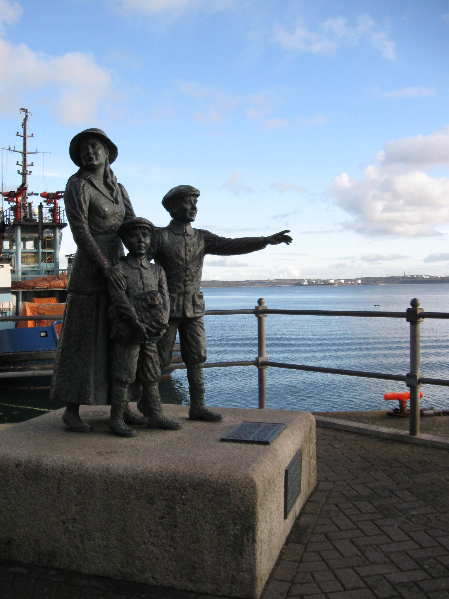 the statue that almost got me lost in the South of Ireland